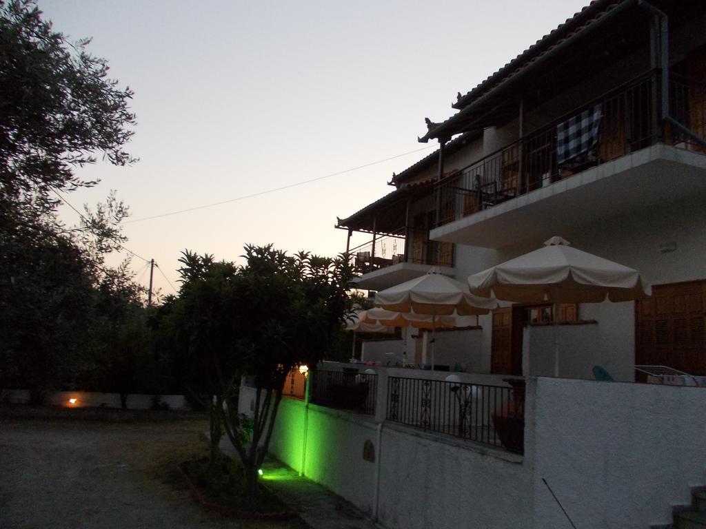 Philippos Apartments Afissos Bagian luar foto