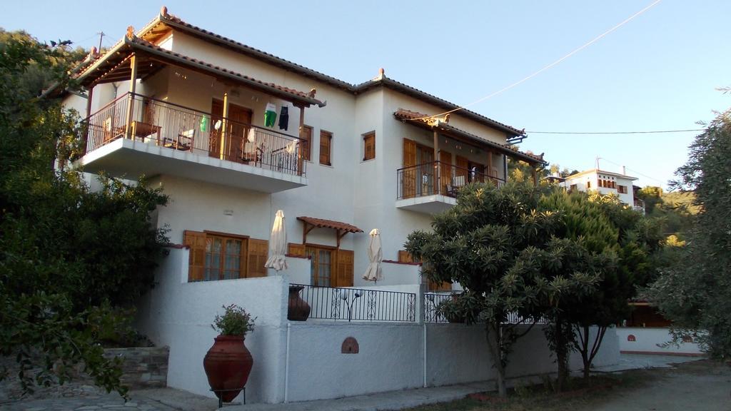 Philippos Apartments Afissos Bagian luar foto